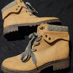 Pop Womens Boots RETAIL FOR  $54.99